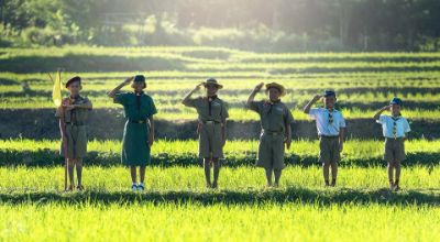 ragazzi scout all'aperto